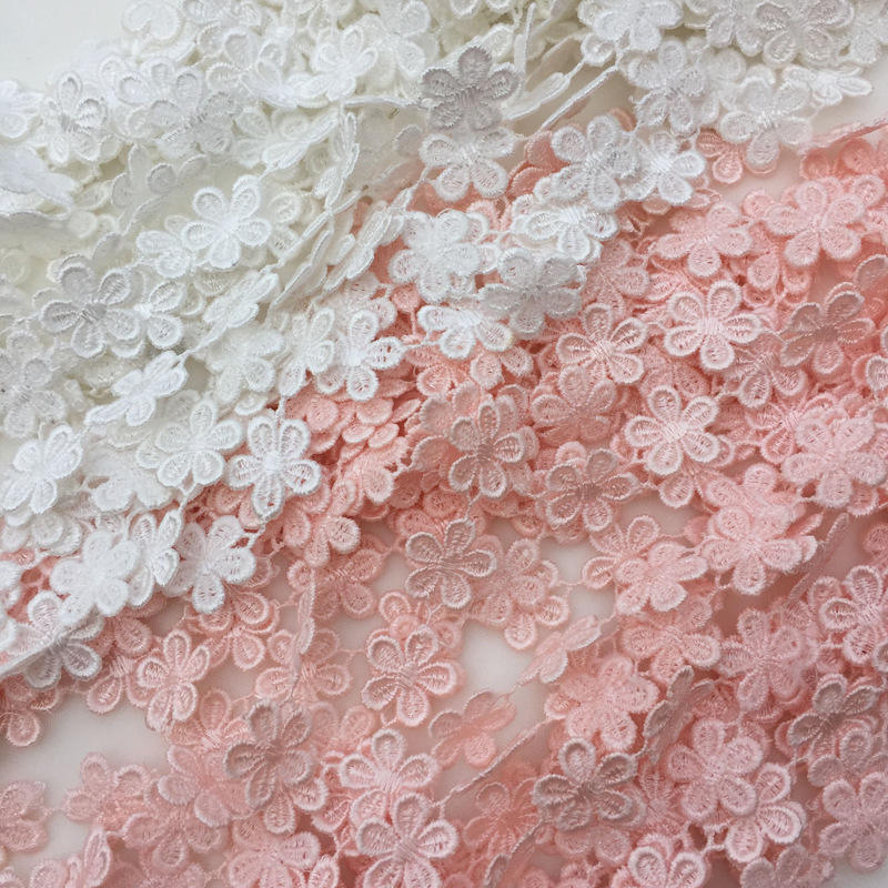 Blumenspitzenverkleidung 100% Polyester Chemische Spitze